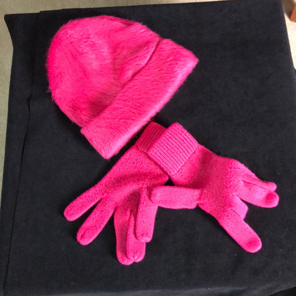 Winter hat and matching gloves